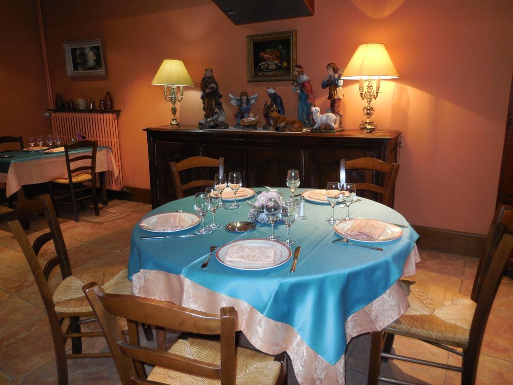 Hotel Le Lion D'Or Salbris Dış mekan fotoğraf
