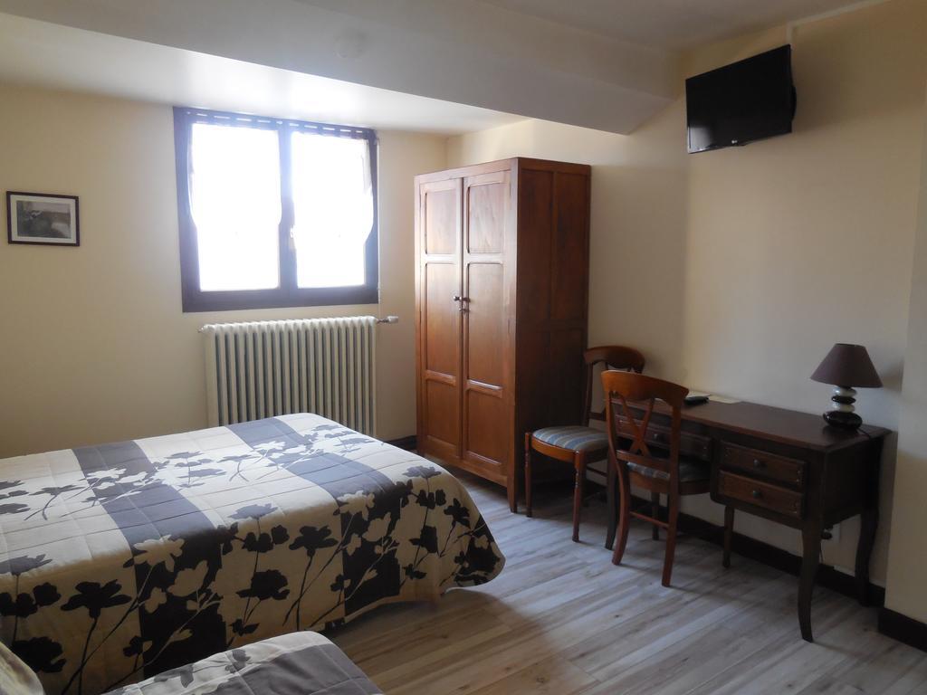 Hotel Le Lion D'Or Salbris Dış mekan fotoğraf