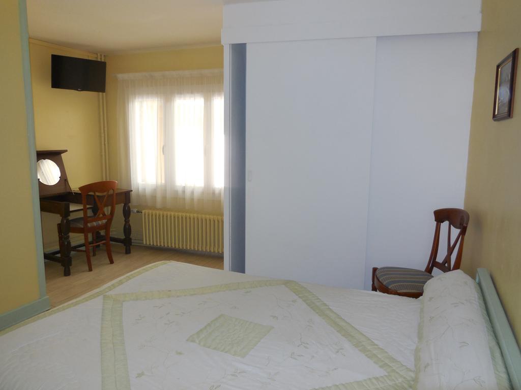 Hotel Le Lion D'Or Salbris Dış mekan fotoğraf